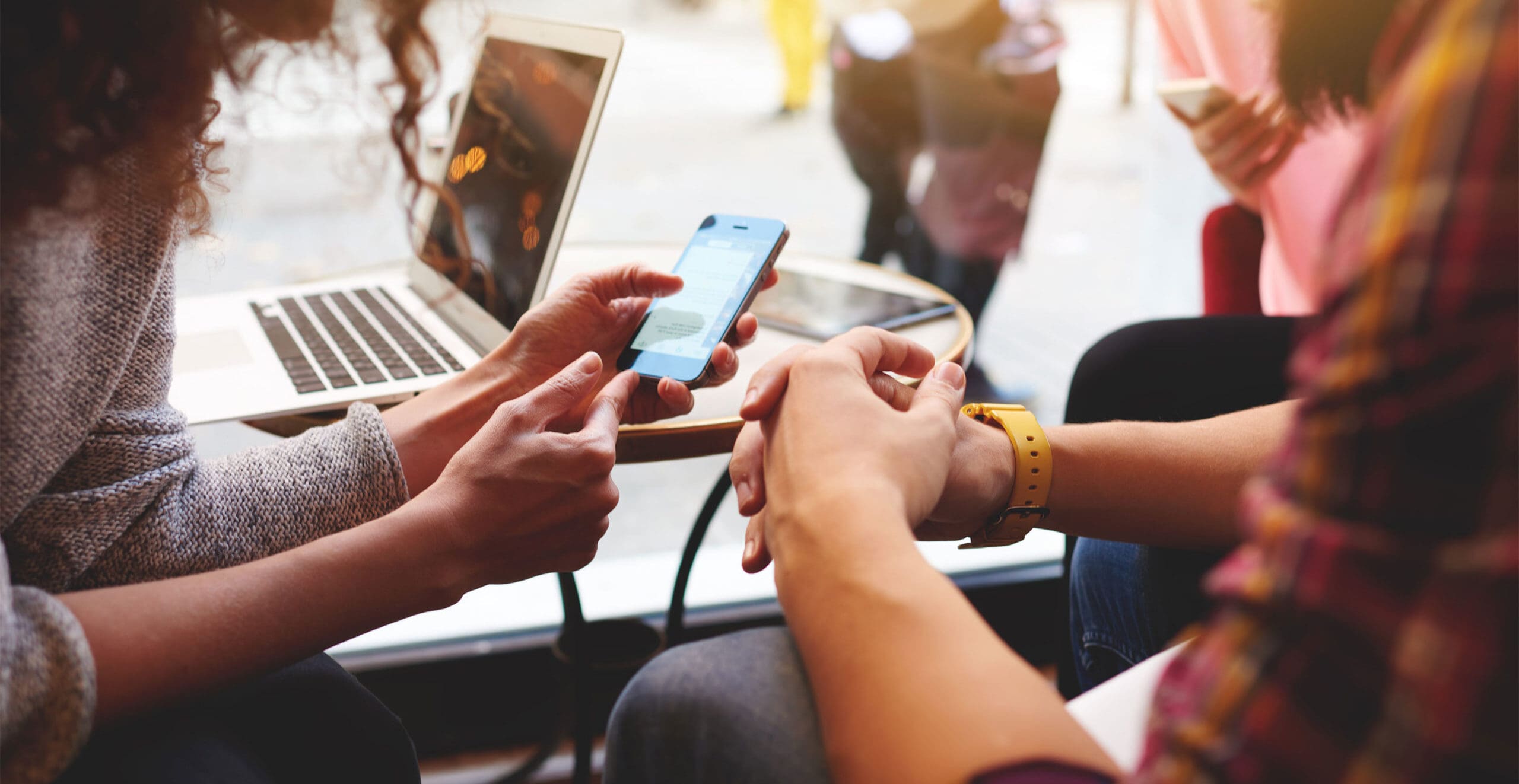 smartphone-video-editing-scaled-min